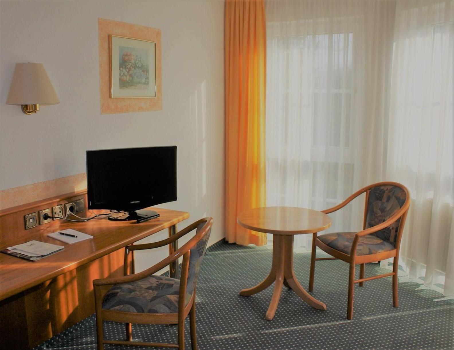 Hotel Schoene Aussicht Giessen Exterior photo